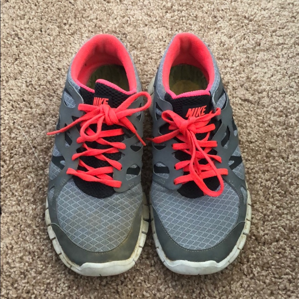 Nike tennis shoes